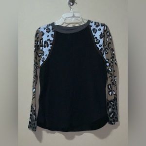 Long sleeve animal, print top